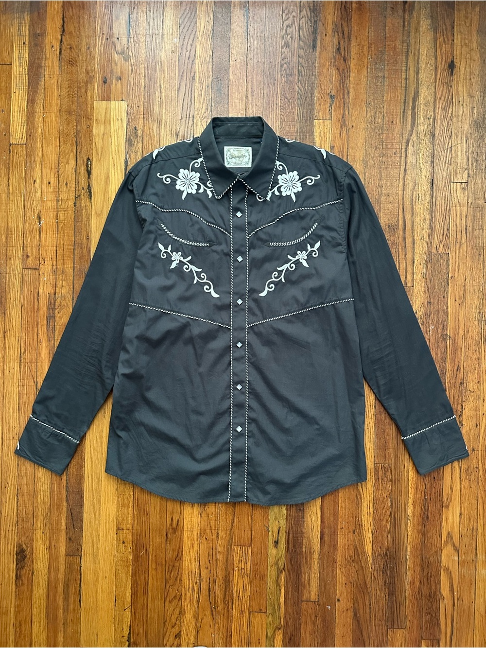 Wrangler Embroidered Western Shirt Size L